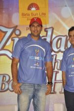 Yuvraj Singh, Colors team up against Cancer in TV Series Zindagi Abhi Baaki Hai in Mumbai on 5th Sept 2012 (28).JPG